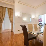 Lucrezio Caro Luxury Apartment