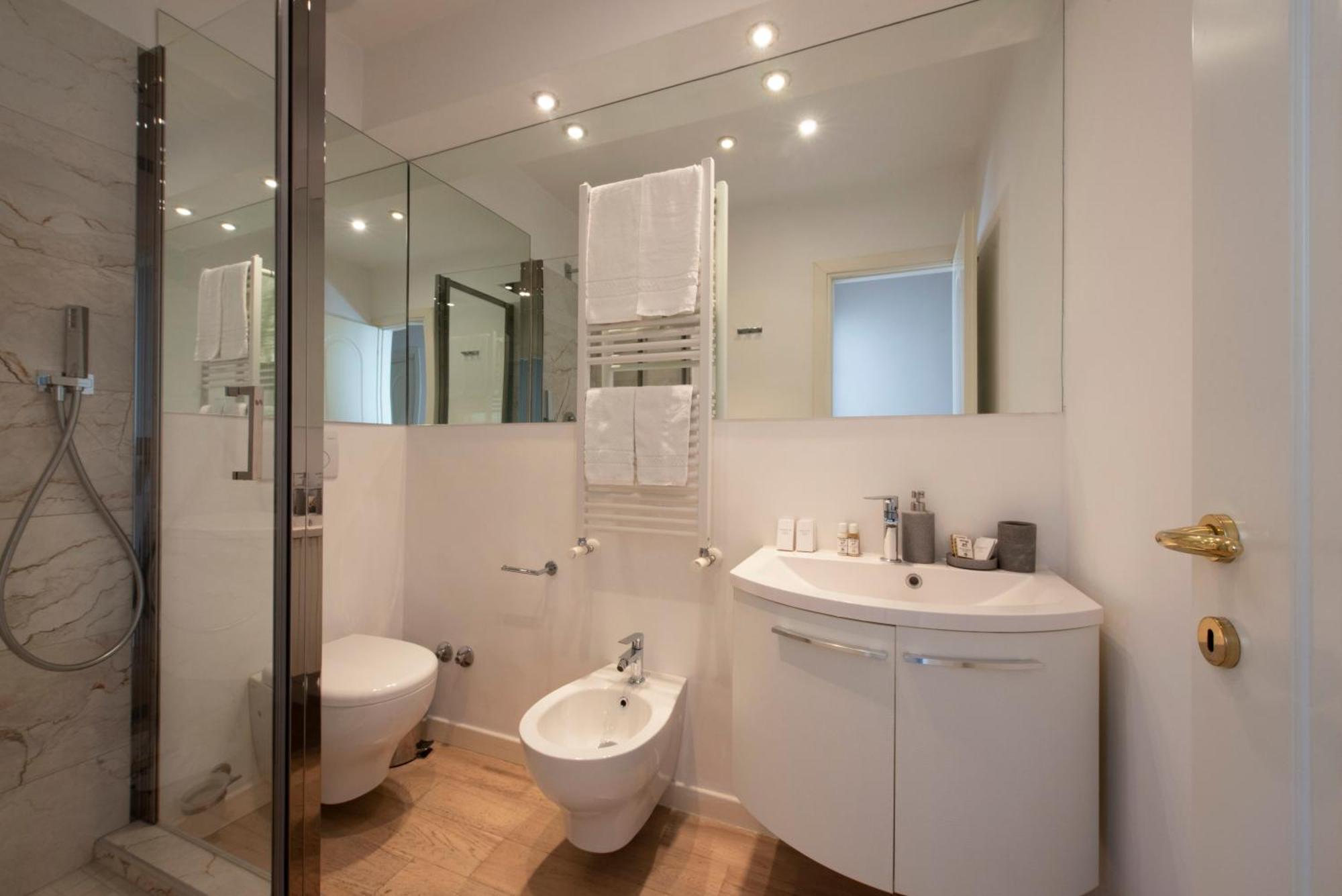 Apartment Lucrezio Caro Luxury