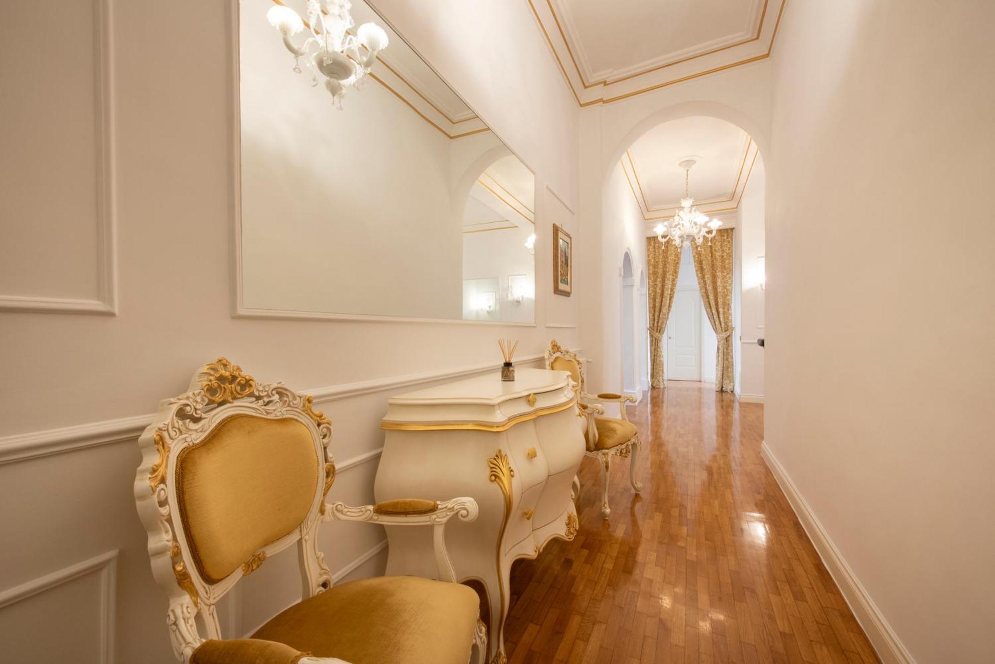 Lucrezio Caro Luxury * Rom