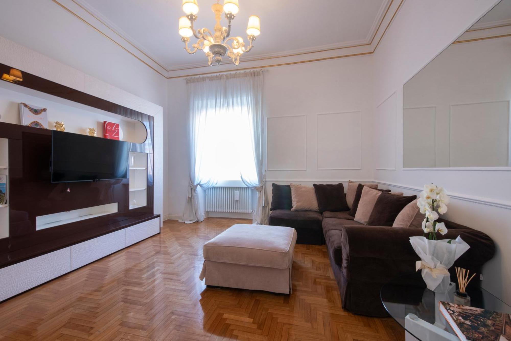 Apartment Lucrezio Caro Luxury Rom